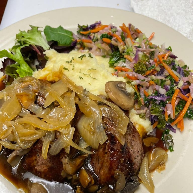 Savor Our Lunch Offerings